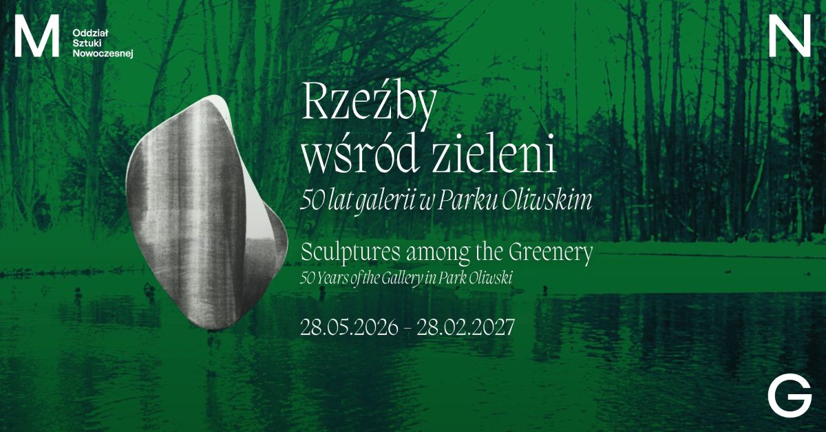 Rzeźby wśród zieleni